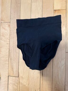 SKIMS Black Seamless Shaping Briefs